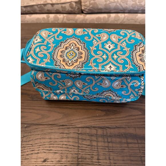 Vera Bradley Vinyl Cooler Insulated Lunch Bag - Picture 4 of 10